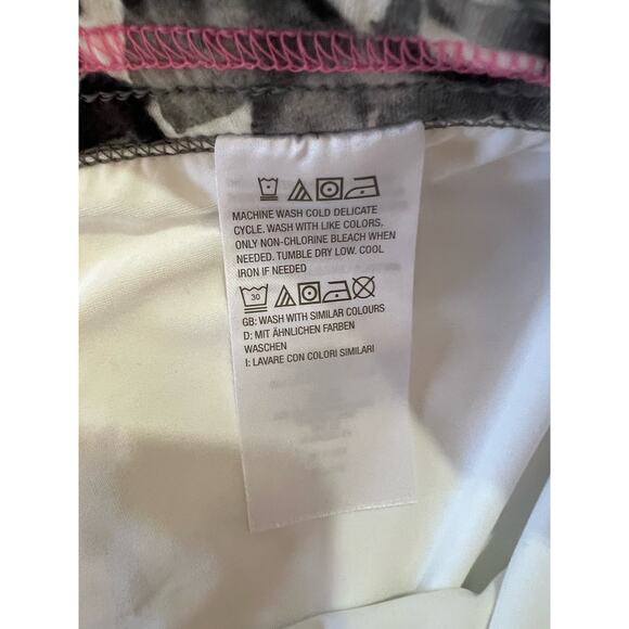 Isaac Mizrahi Soho Petite Quilted Knit Jacquard Skort PITCH BLACK NWOT SIZE 2XP - Picture 4 of 10